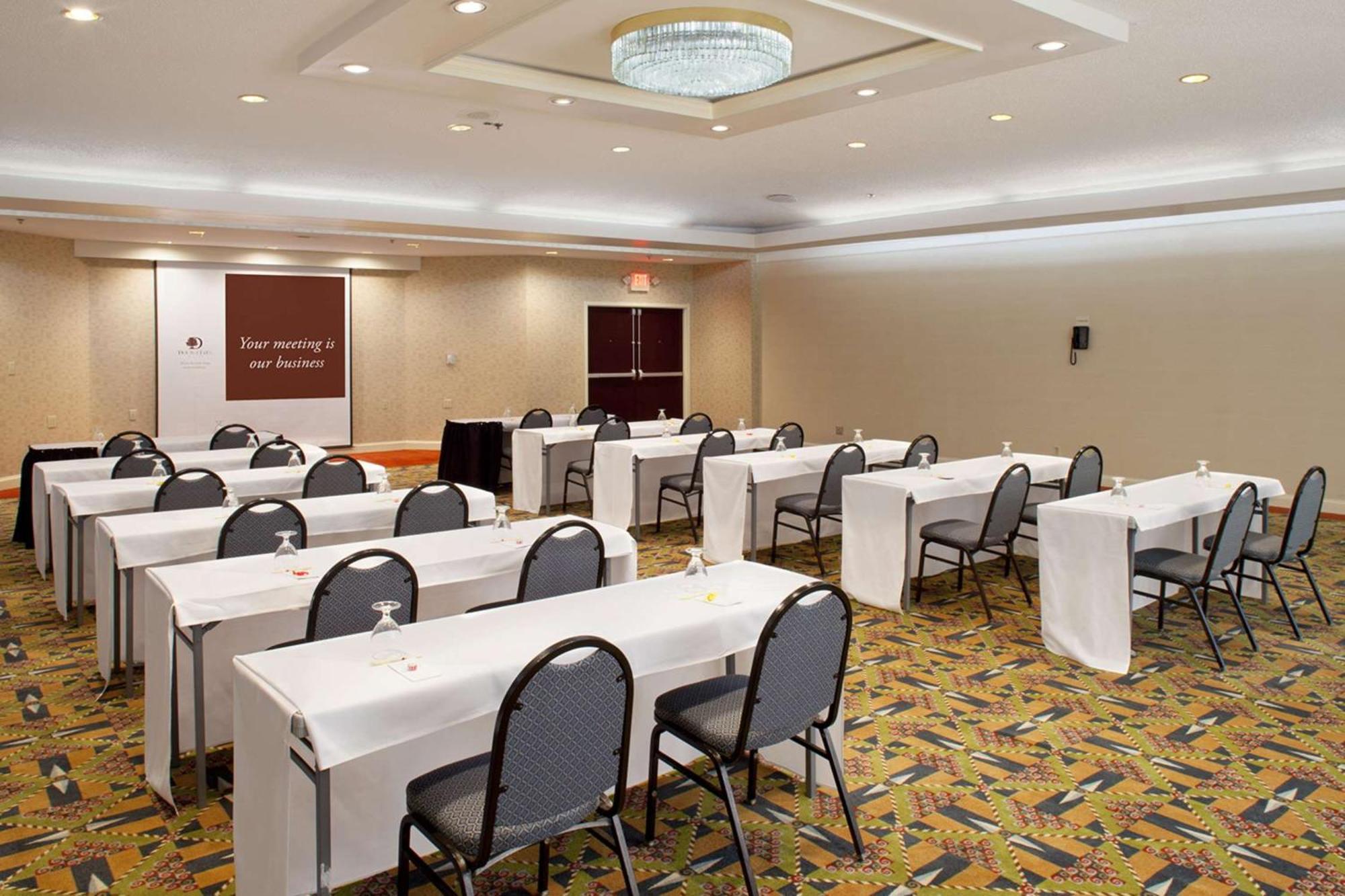 Doubletree By Hilton Fayetteville Zewnętrze zdjęcie